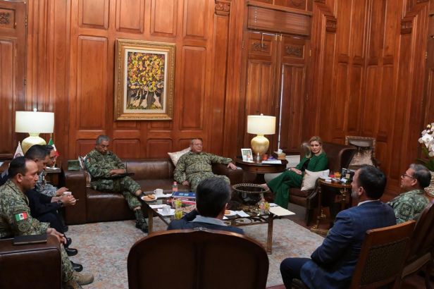 Reunión de emergencia en la capital: acuden mandos militares | En Cambio Noticias